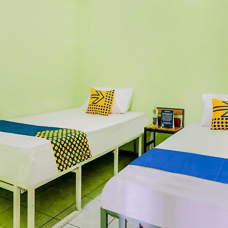 Spot On 2081 Sriwijaya Family Residence لاوانج المظهر الخارجي الصورة