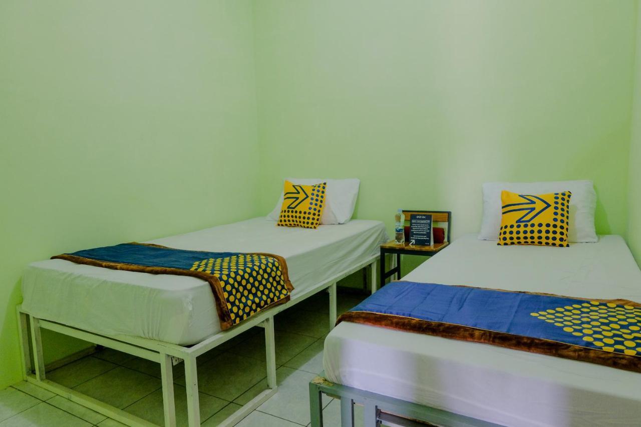 Spot On 2081 Sriwijaya Family Residence لاوانج المظهر الخارجي الصورة
