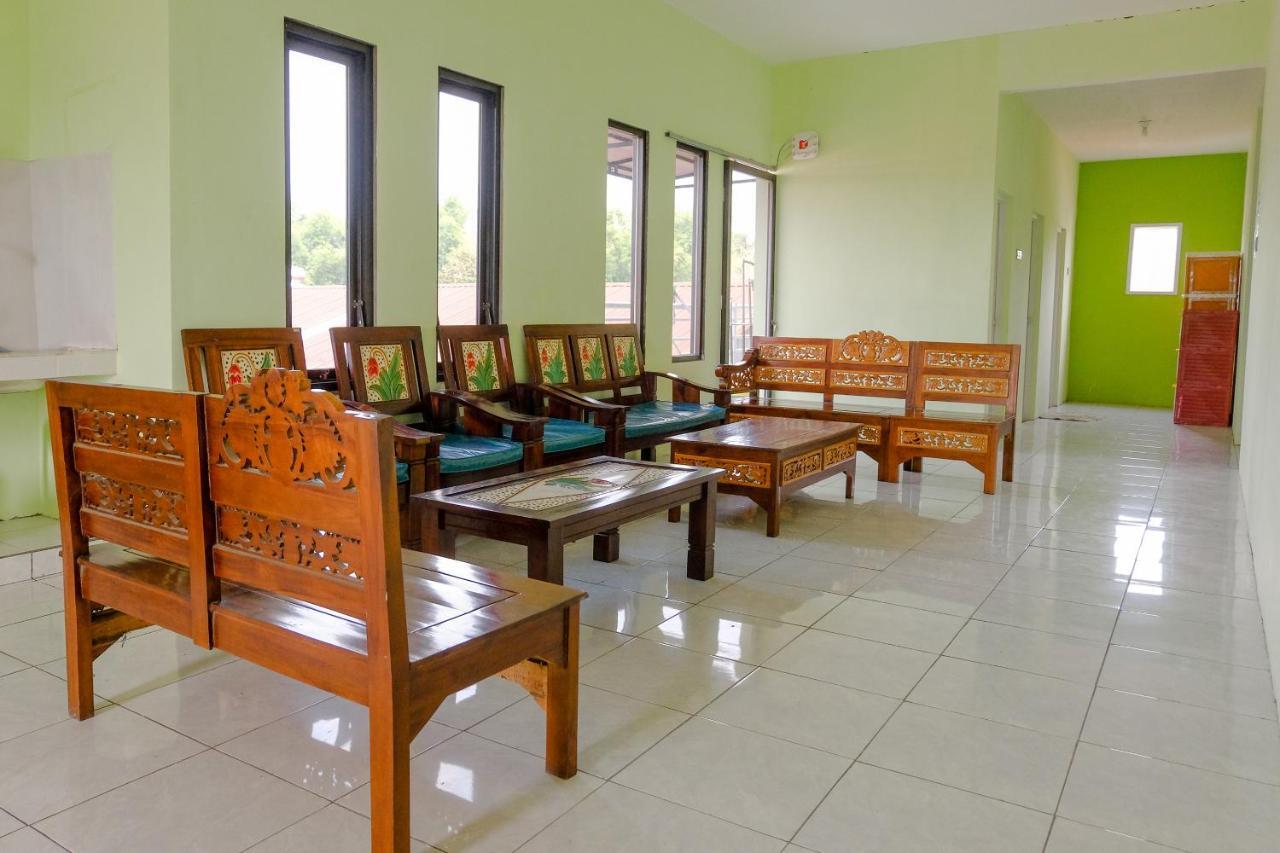 Spot On 2081 Sriwijaya Family Residence لاوانج المظهر الخارجي الصورة